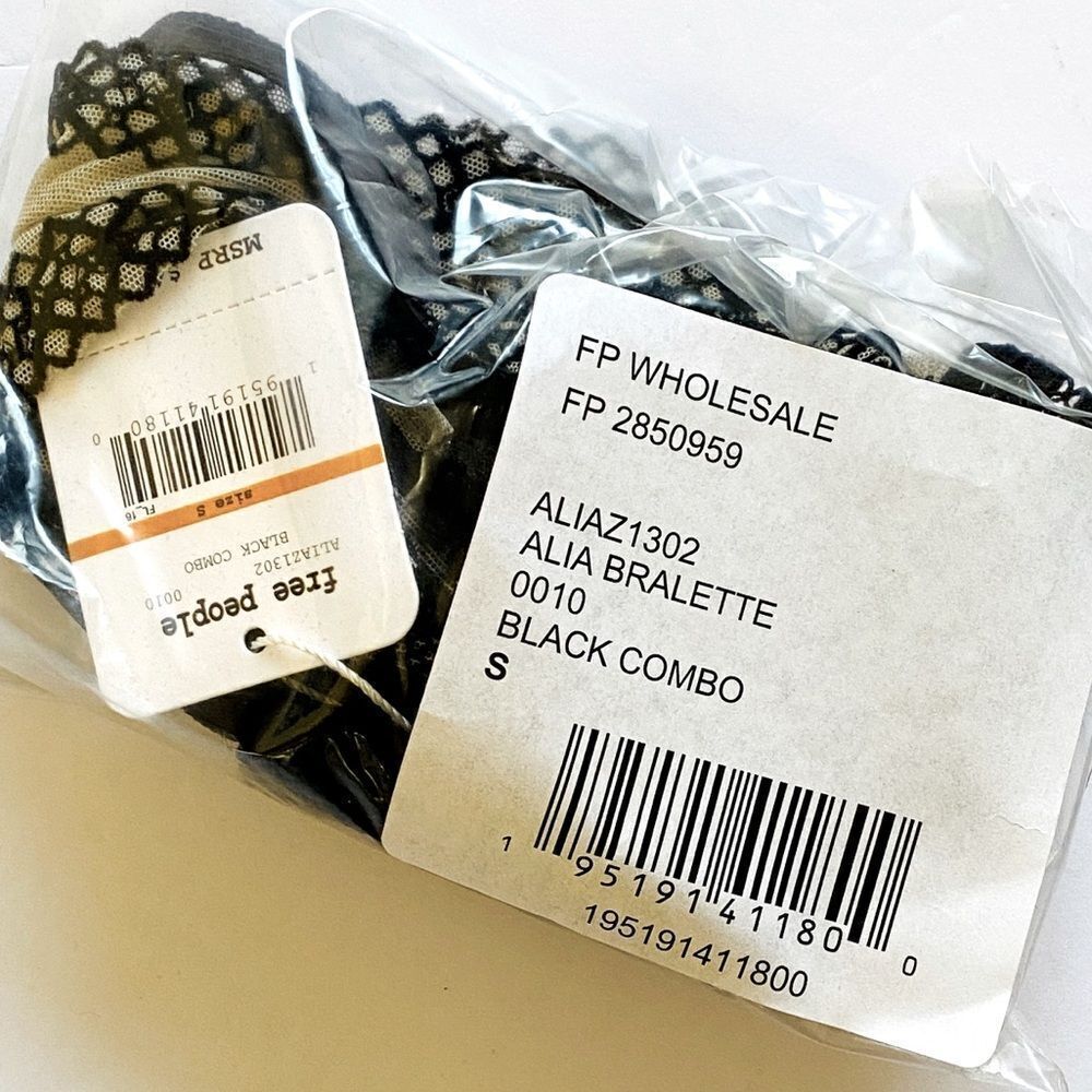 Free People Intimately Alia Black Lace Bralette Sz S NWT - Picture 12 of 15